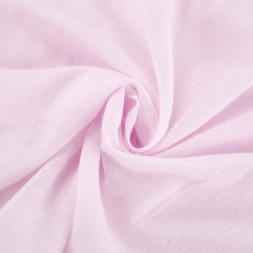 Damebluse med voluminøse flæser og elegant ståkrave Stilla