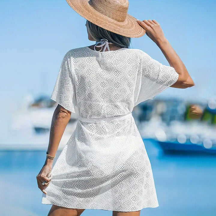 Damehæklede strandtunica med moderne V-udskæring og elegant talje Stilla