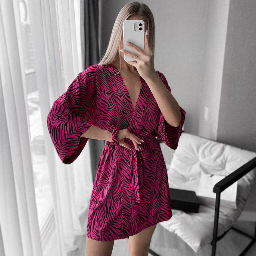 Dame Kimono-robe med stilfuld zebra-print og elastisk bånd Stilla