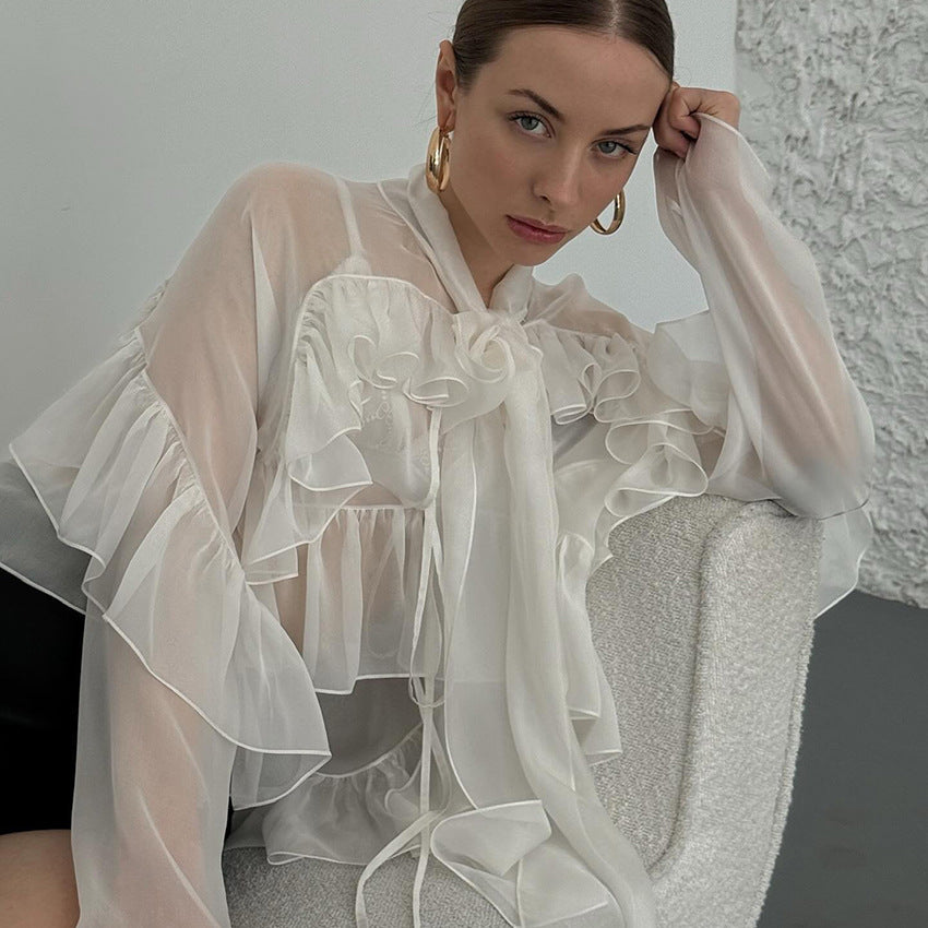 Dame elegant og gennemsigtig kimono lavet af flydende chiffon med flæser Stilla