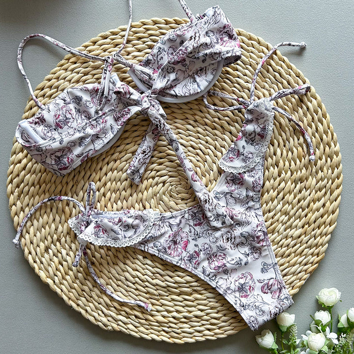 Dame Rynkebikini med floral design og justerbare stropper Stilla