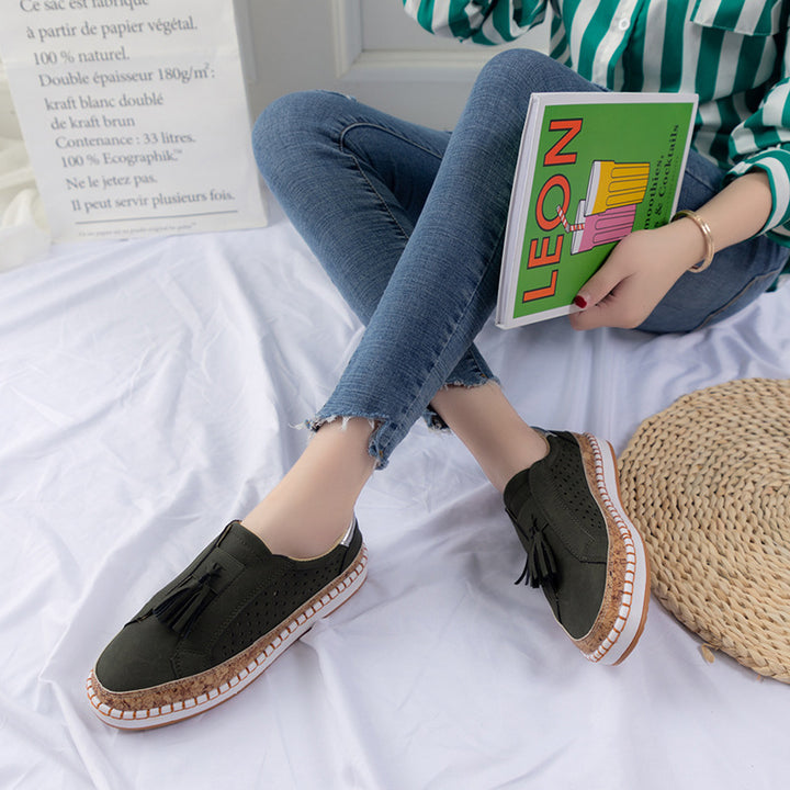 Dame nan perforeret Slip-On Sneaker med kvaster, kork-platform og dekorativ håndsyning Skovae