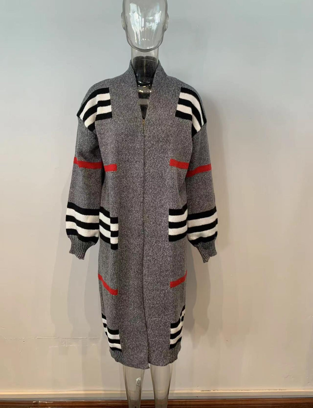 Dame moderne oversized strikfrakke med stribede detaljer og dybe lommer Stilla