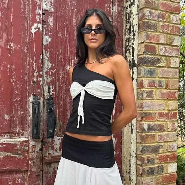 Dame asymmetrisk Crop-Top med elegante indpakningsdetaljer Skovae