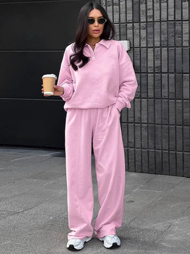 Dame behageligt loungewear-sæt med løstsiddende snit og elegant krave Stilla