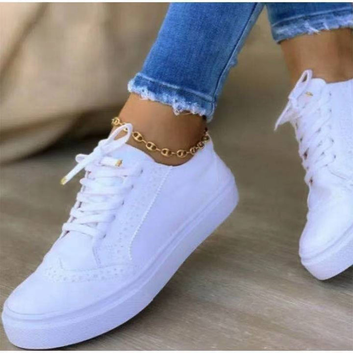 Dame sporty sneakers med dekorative broguing-detaljer og åndbar sål Stilla
