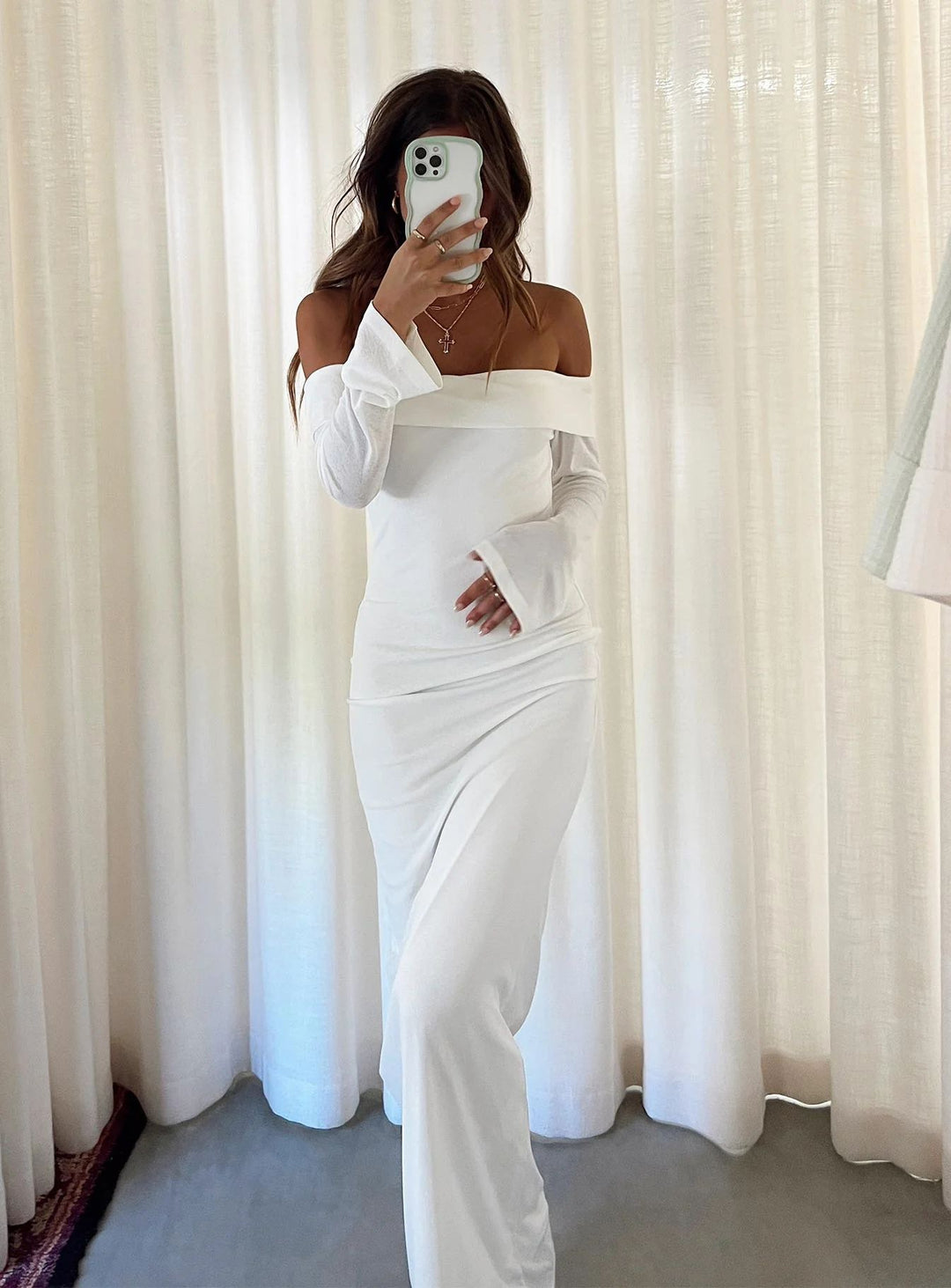 Dame Off-Shoulder Maxikjole med tætsiddende snit Stilla