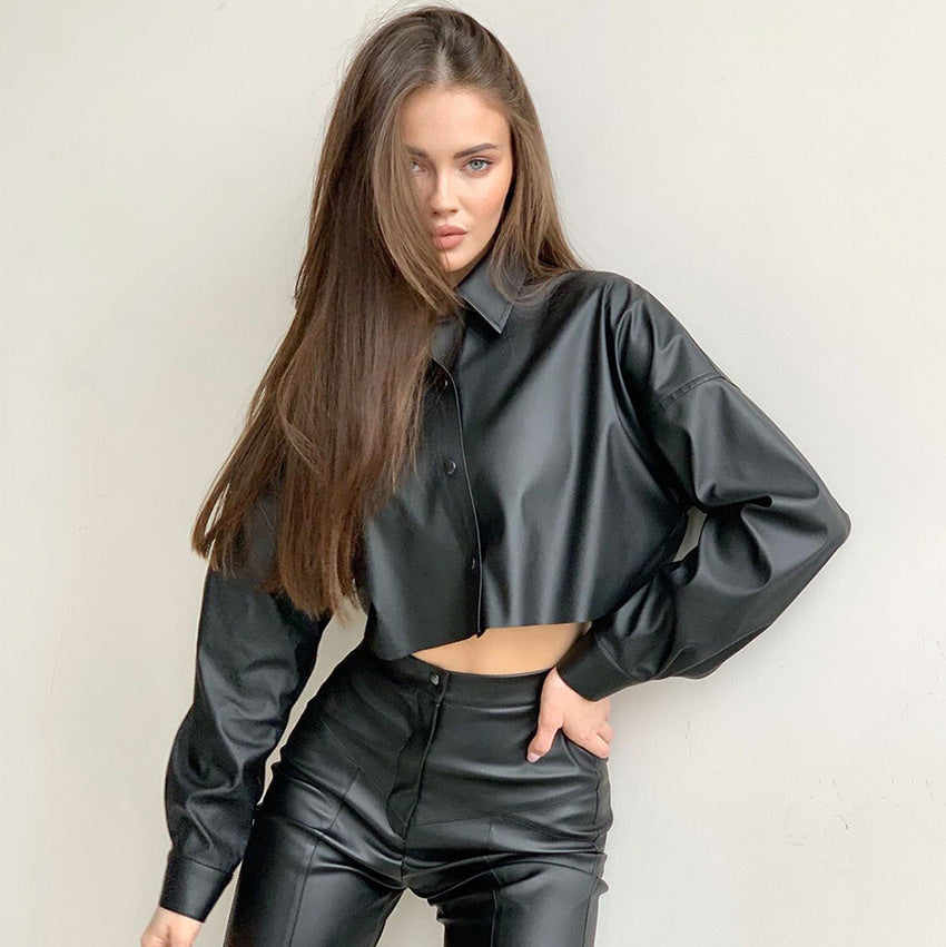 Dame cropped bluse i kunstlæder i elegant stil Stilla