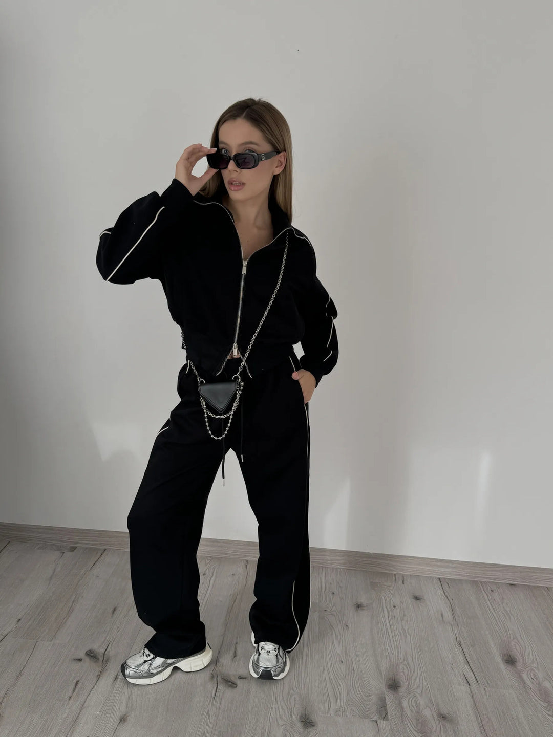 Kvinders sporty loungewear sæt med lynlås og sidelister Skovae