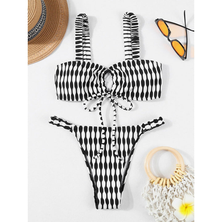 Dame triangel-bikini med moderigtigt indpakningsdesign og justerbare stropper Skovae