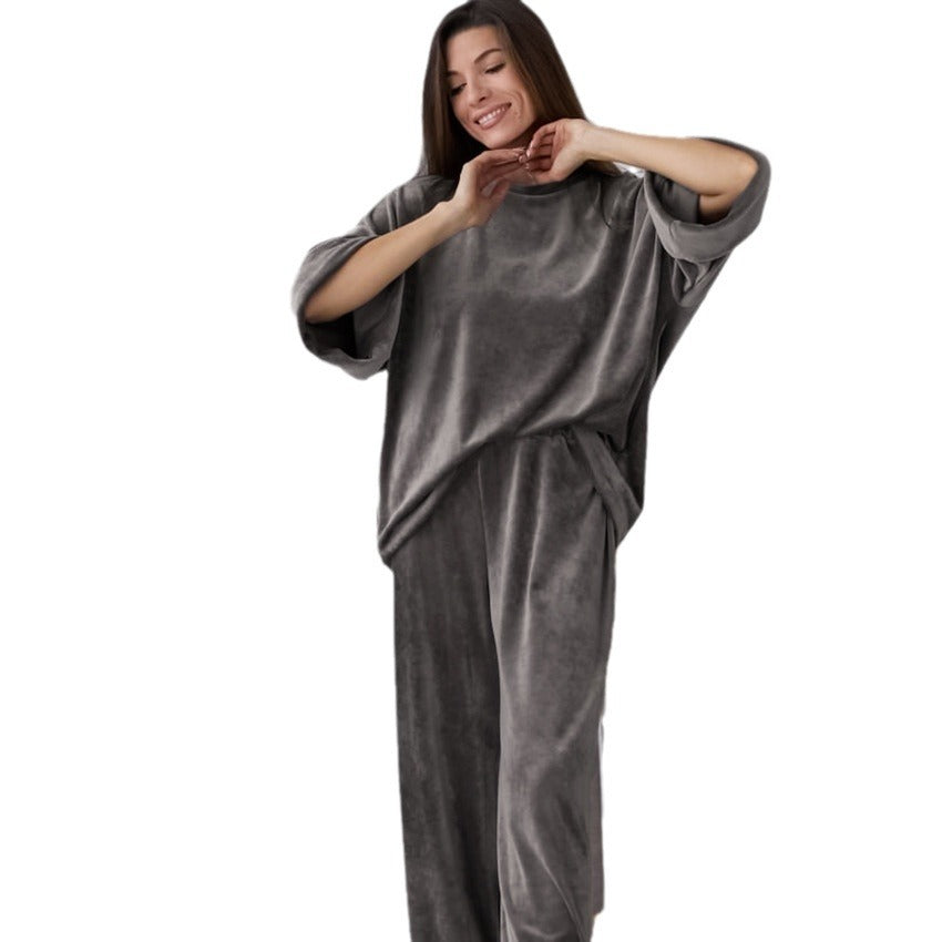 Dame luksus loungewear-sæt lavet af blødt velour med oversized overdel og behagelige bukser Stilla