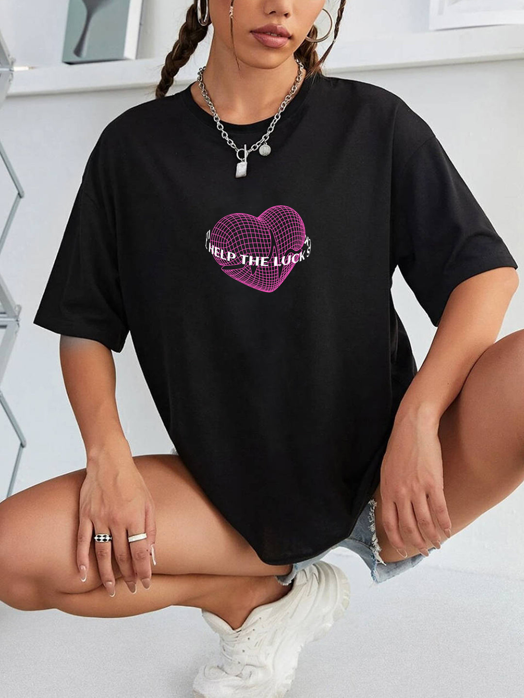 Dame afslappet T-shirt med kreativt grafikdesign Stilla