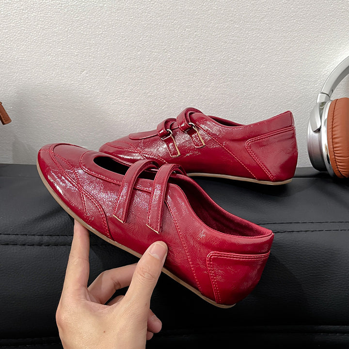 Dame Mode Ballerinas med justerbare remme og komfortabel indersål Stilla