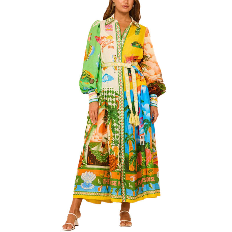 Kvinders lang kaftan kjole med farverig print og elegante pufærmer Stilla