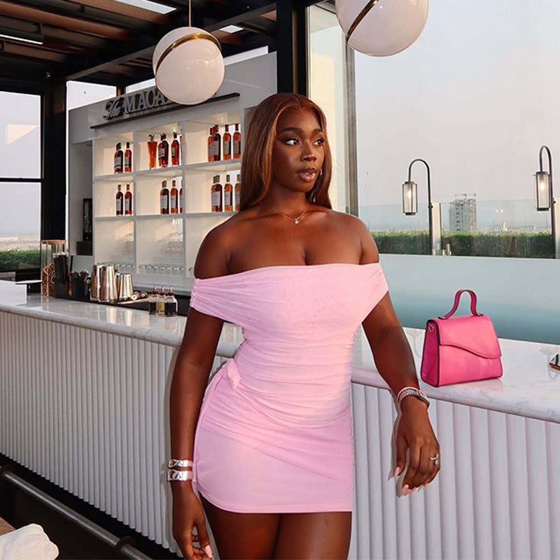 Dame Off-Shoulder Mini-Kjole med legende Flæsekanter og Indpakning-Detalje Stilla