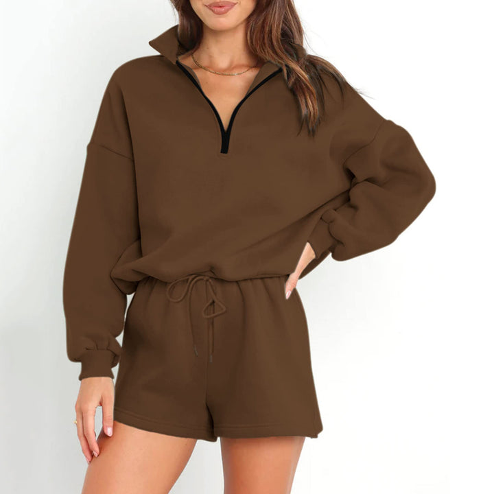 Kvinders afslappede sweatshirt med shorts-design og praktisk lynlås Skovae