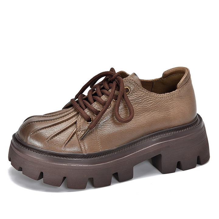Dame Chunky Sneakers med innovativt rem-design og robust profil Stilla