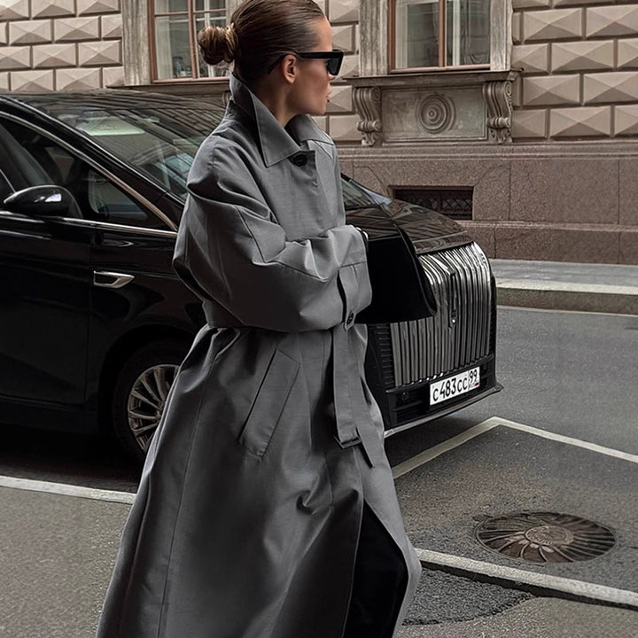 Dame elegant trenchcoat med moderne snit Stilla