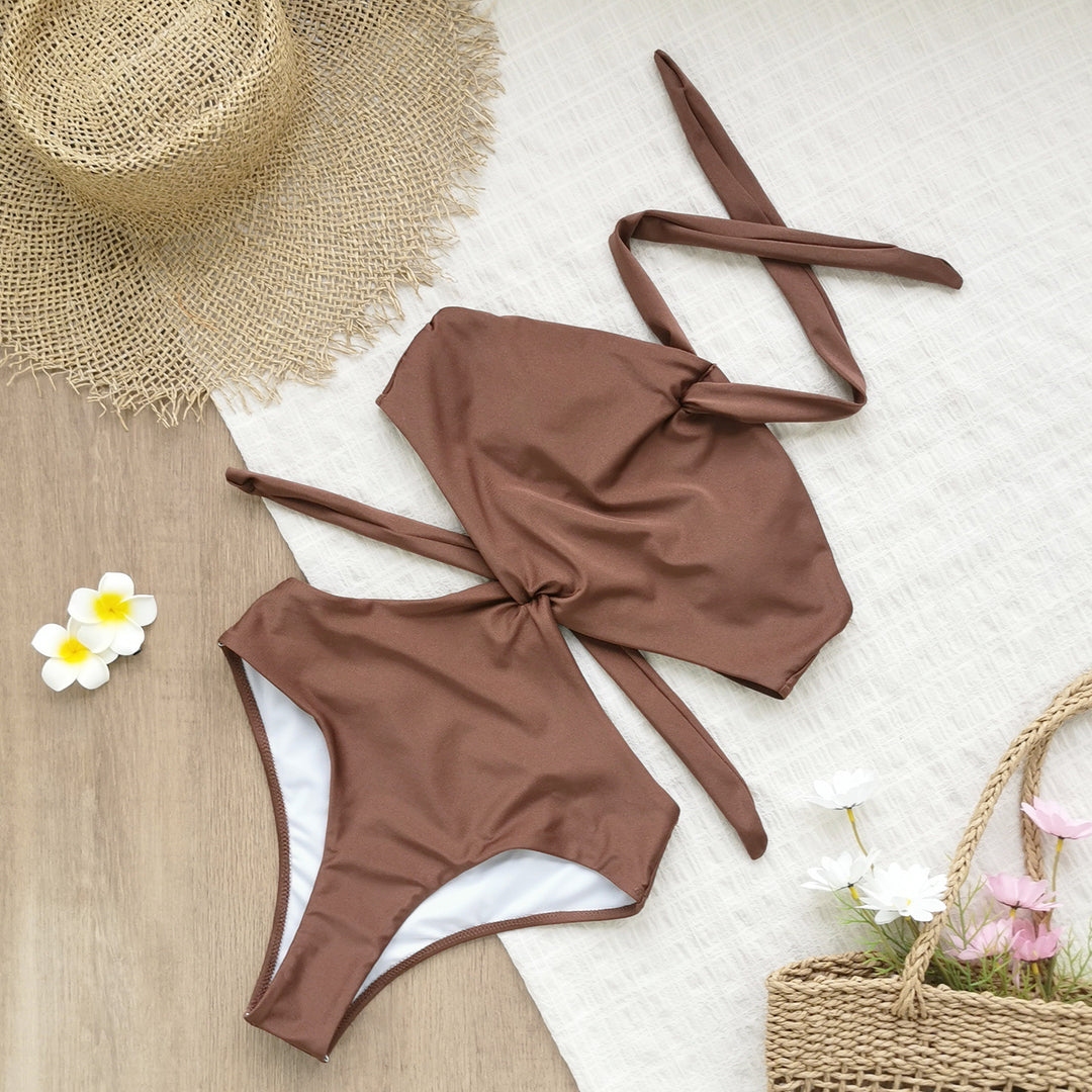 Dame Bikini-sæt med innovativt knudedesign og høj benudskæring Stilla