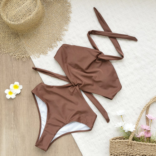 Dame Bikini-sæt med innovativt knudedesign og høj benudskæring Stilla