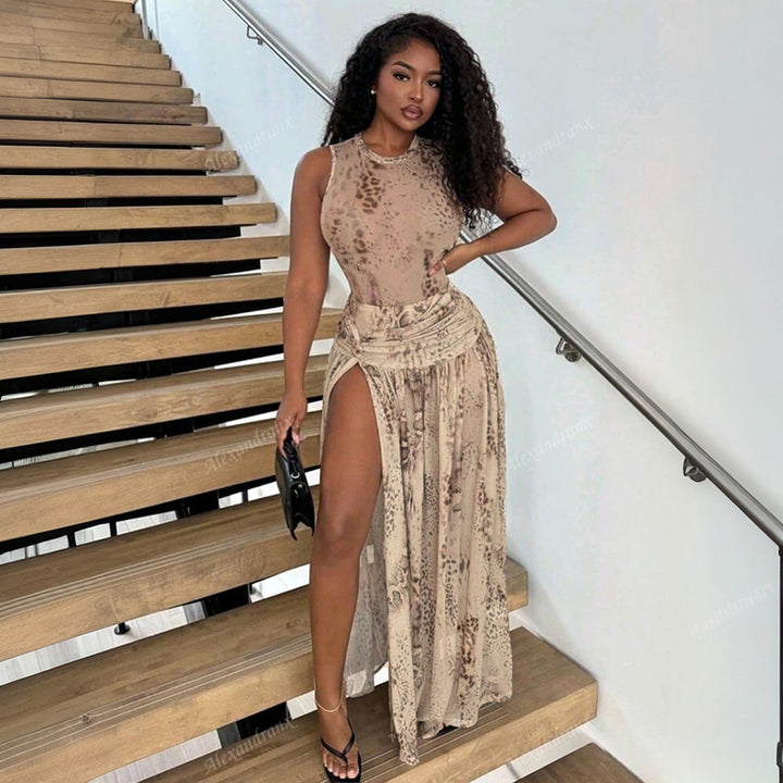 Damen Maxikleid mit seitlichem Schlitz und elegantem Animal-Print Skovae