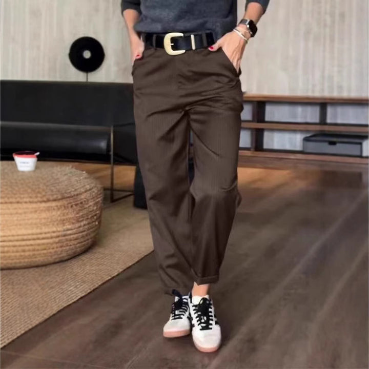 Dame klassisk chinos med bred ben og elegant pressefold Stilla