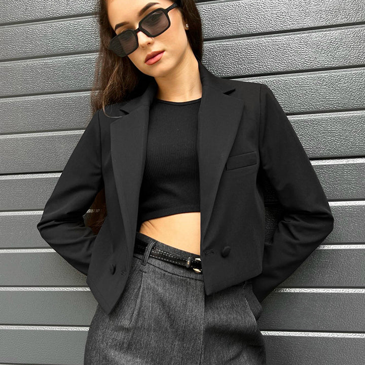 Dame kort blazer med moderne snit og elegant design Stilla