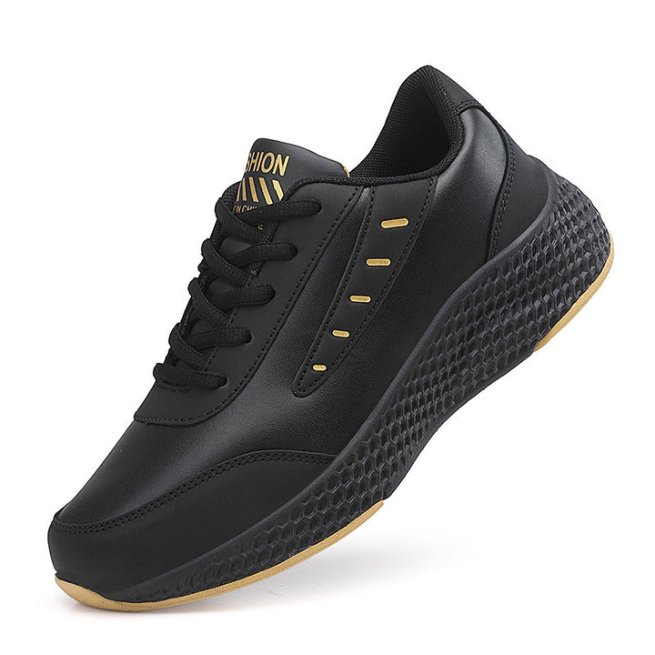 Dame nan elegante Plateau-Sneaker lavet af kunstlæder med bikage-struktureret dämpningssål og ergonomisk komfortfodbed Skovae