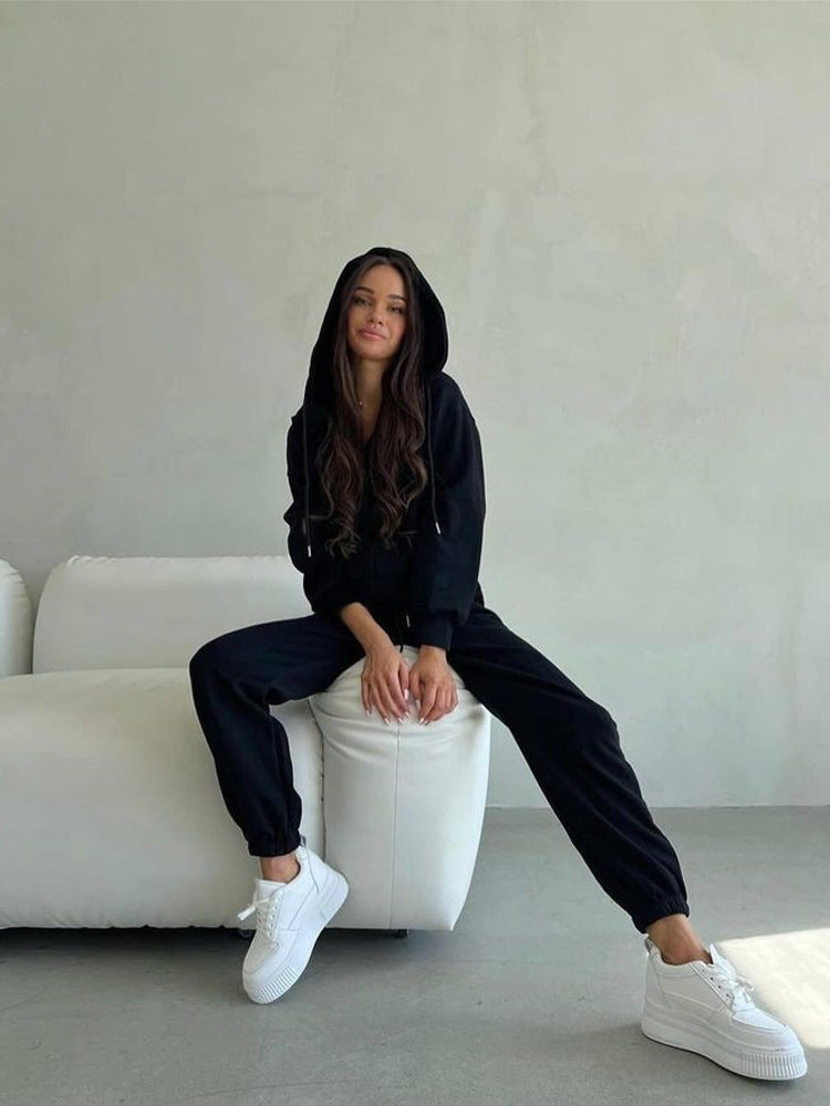 Dames sporty hoodie sæt med høj talje og praktiske lommer Skovae