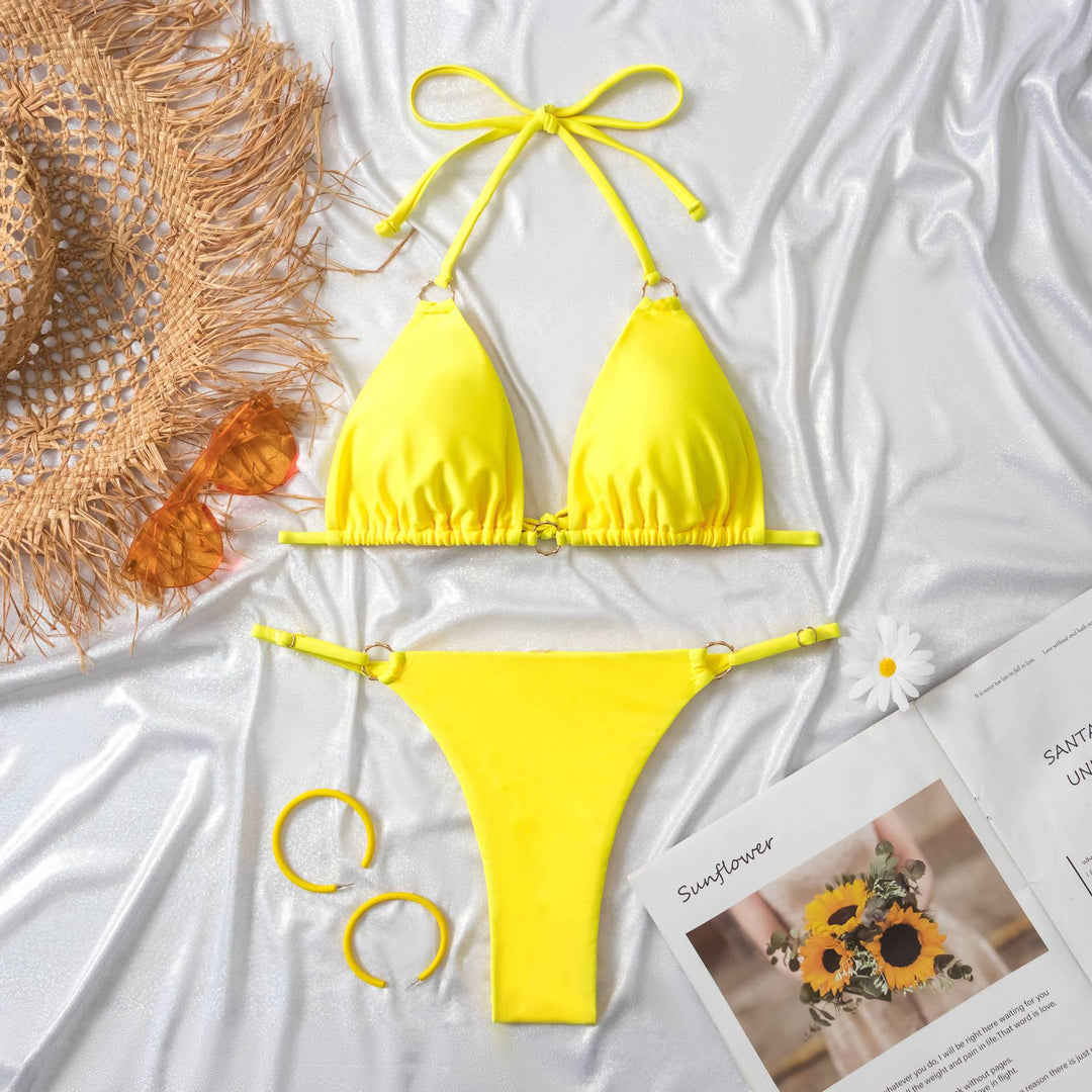 Dame Triangel-Bikini-Sæt med fashionable metaldetaljer og høj benudskæring Stilla