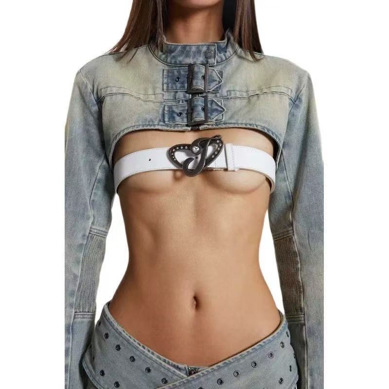 Dame cropped jeansjakke med iøjnefaldende spænde Stilla