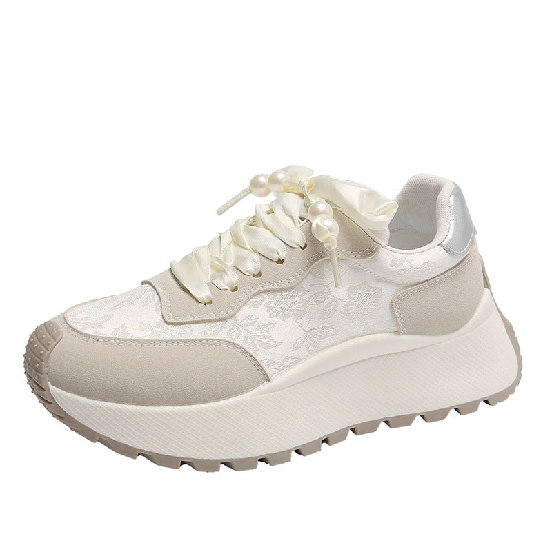 Dame Sporty Plateau-Sneakers med elegante satin-snørebånd og floral overfladestruktur Stilla