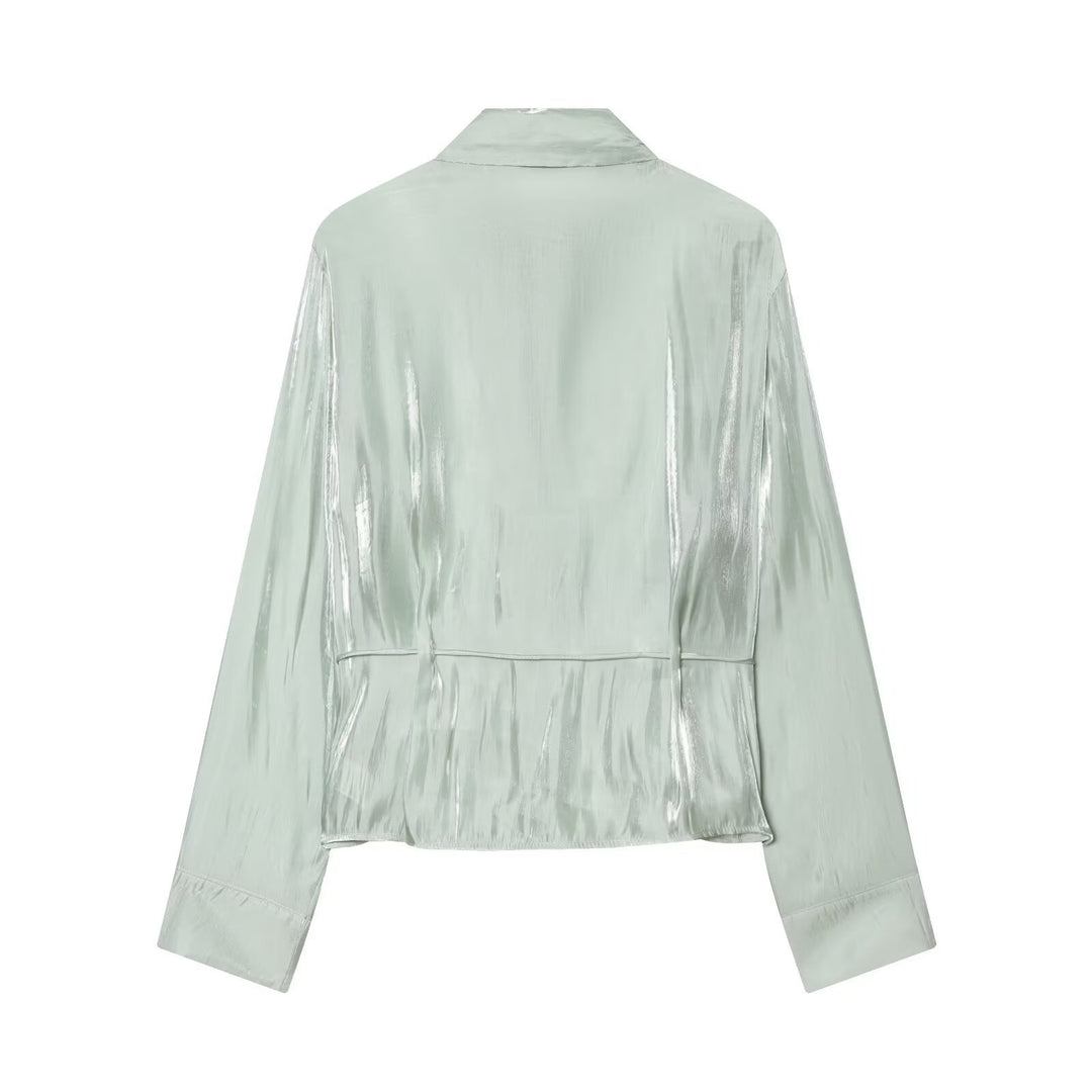 Dame skinnende bluse med justerbar talje og elegant krave Skovae