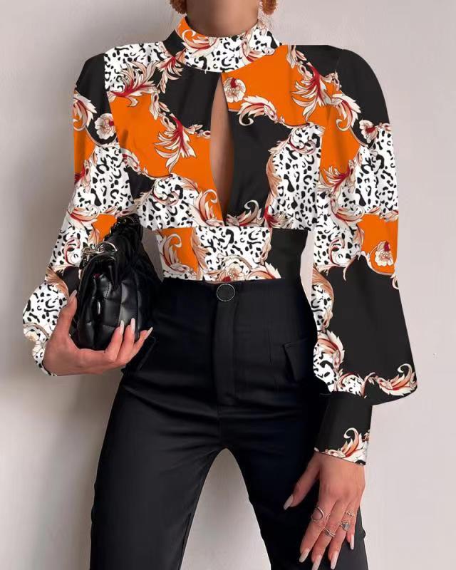 Damer modebluse med grafisk design Stilla
