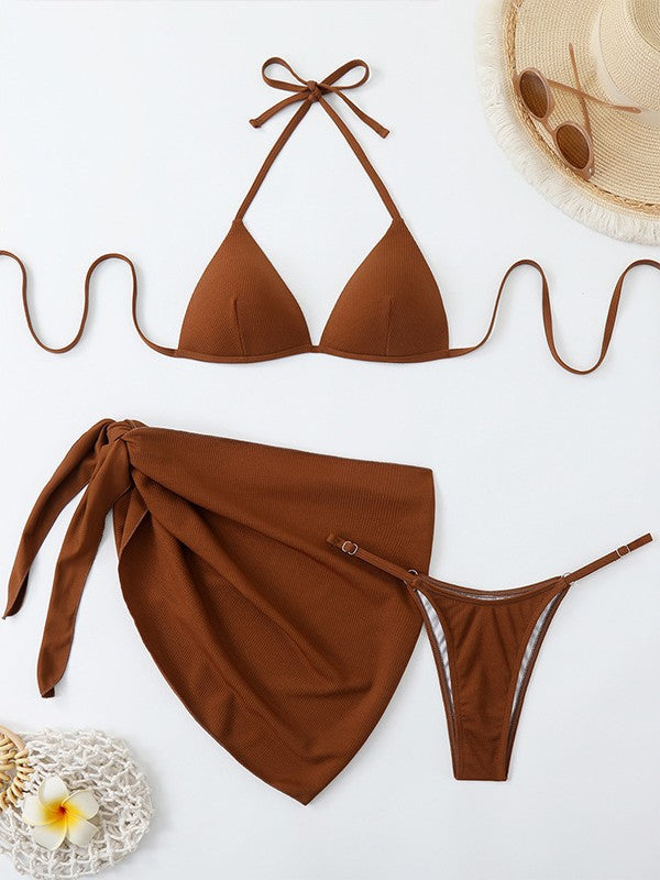 Dame Triangle-Bikini-Sæt med flydende Sarong Stilla