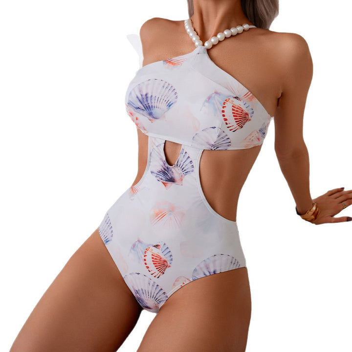 Dame Fashionable One-Piece Swimsuit with Refined Cut-Outs and Beautiful Shell Pattern Stilla