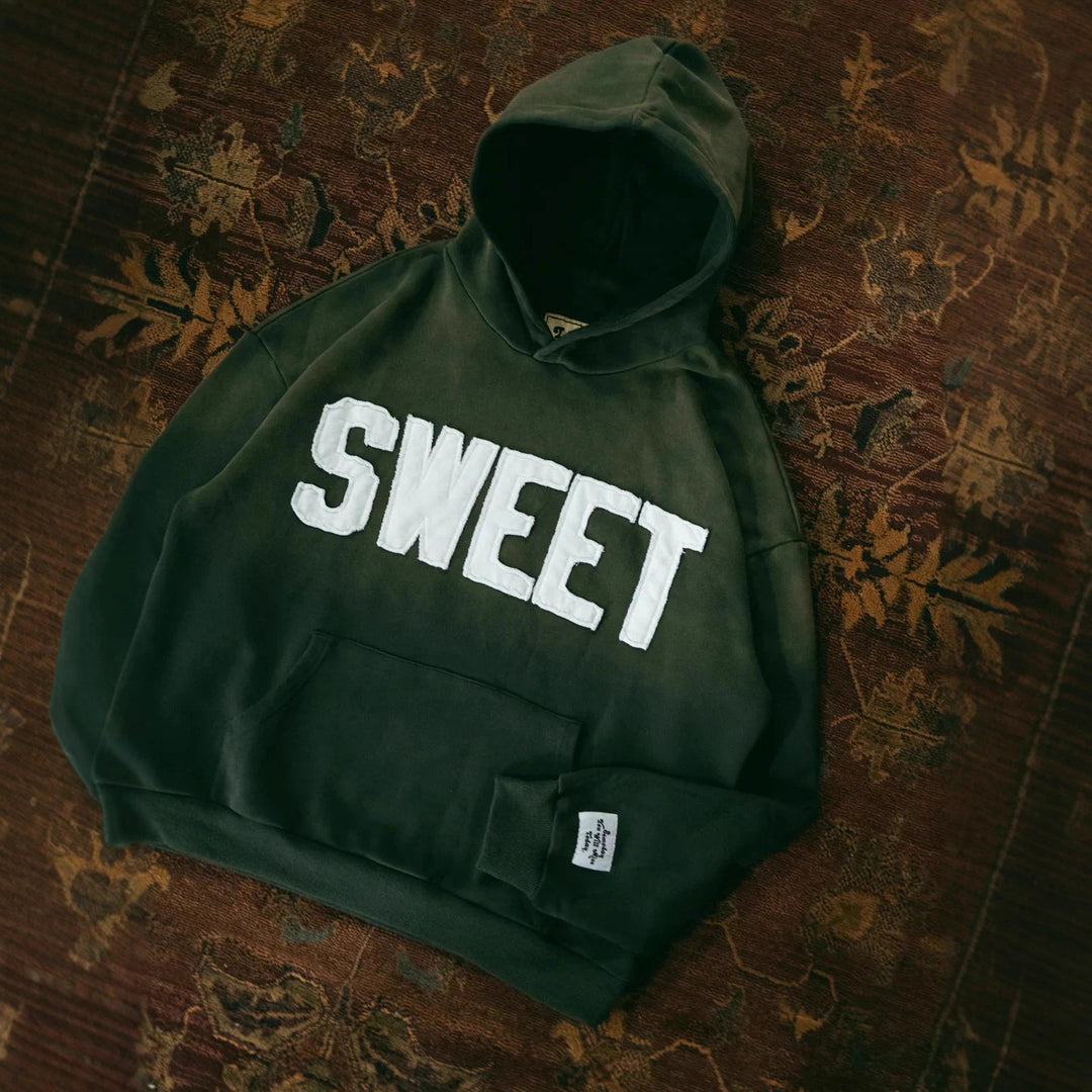 Unisex nan weit gesnit hoodies med påsyede bogstaver og kængurulomme Skovae