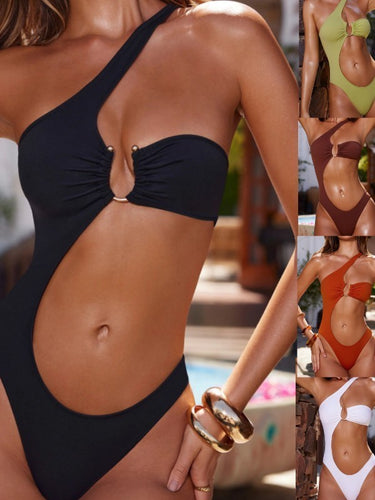 Damer En-sidet Badedragt med Dekorativt Cut-Out og Ruffles Detalje Skovae