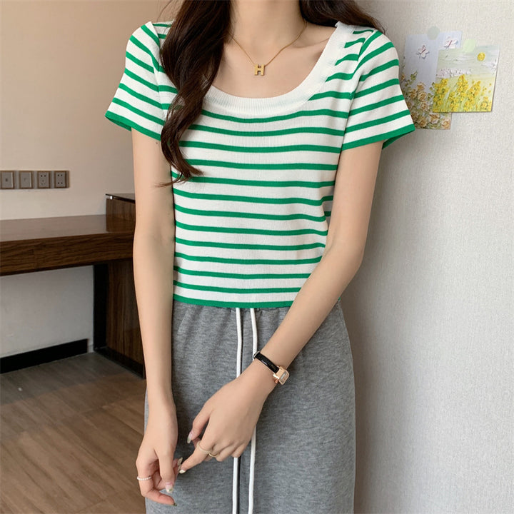 Kvindernes cropped stribede top med moderne knude design og elastisk kant Skovae