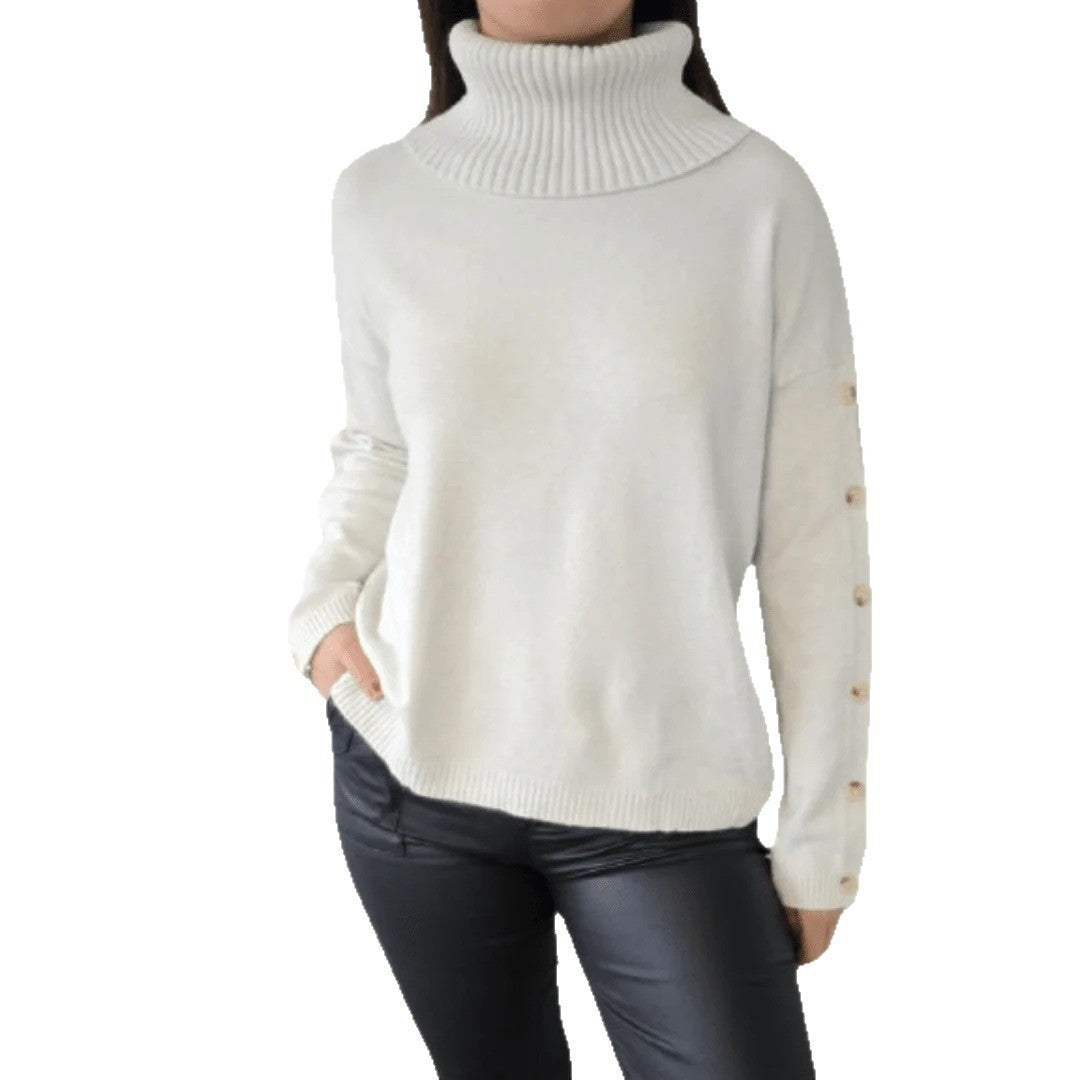 Kvinders sweater med høj hals og dekorative knapdetaljer Stilla