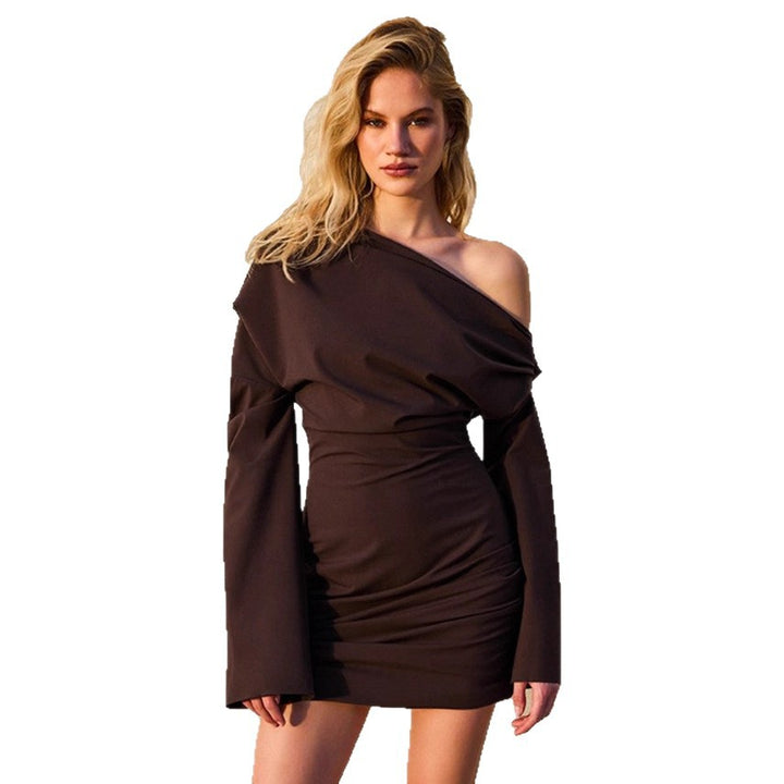 Dame longsleeve top med asymmetrisk U-cut og raffineret draperingseffekt Skovae