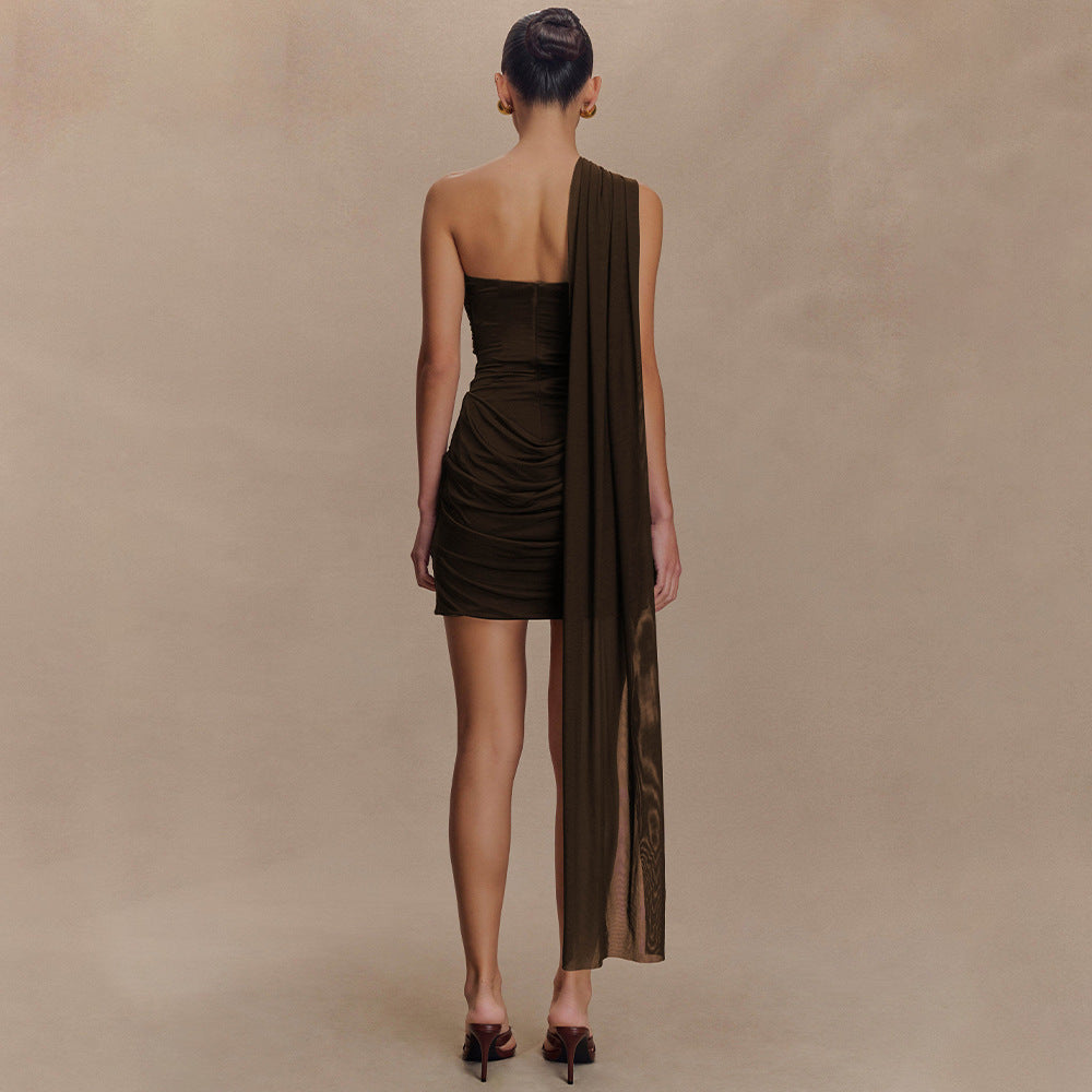 Dame One-Shoulder Minikjole med raffineret flæse-design og svajende kant Stilla