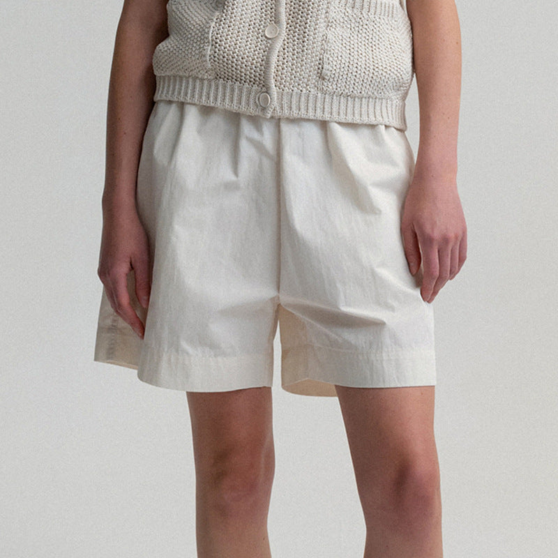 Dame shorts med elegant pasform og højtidelige detaljer Stilla
