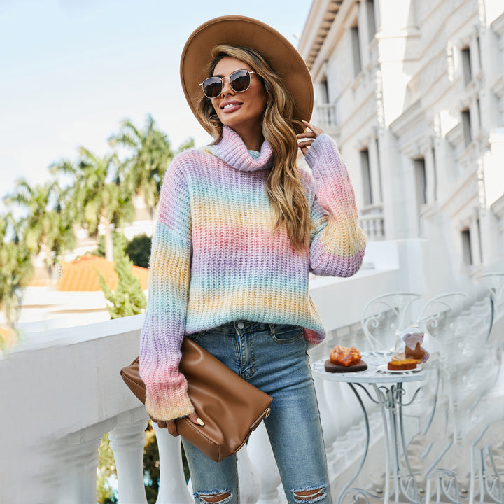 Damer trendy sweater med bred turtleneck og et farverigt bølgemønster Stilla
