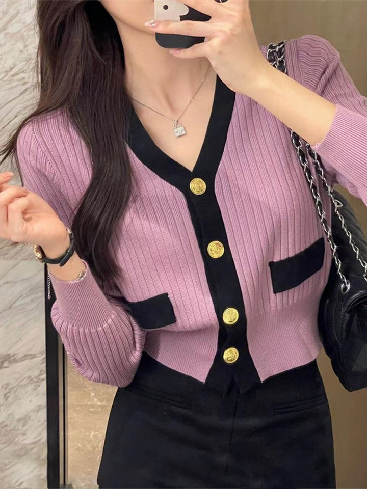 Femme Ribstrik Knappet Cardigan med Kontrastlommer Stilla