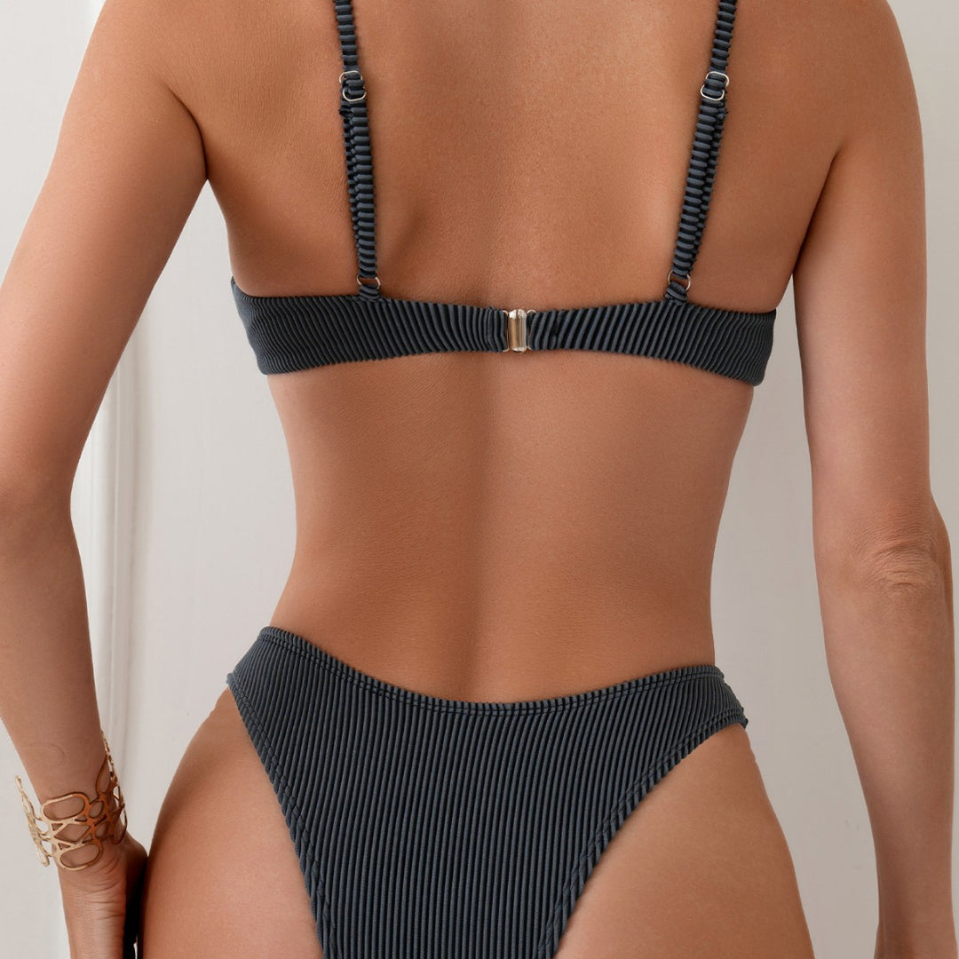 Damer Triangel-Bikini med elegant ribdesign Skovae
