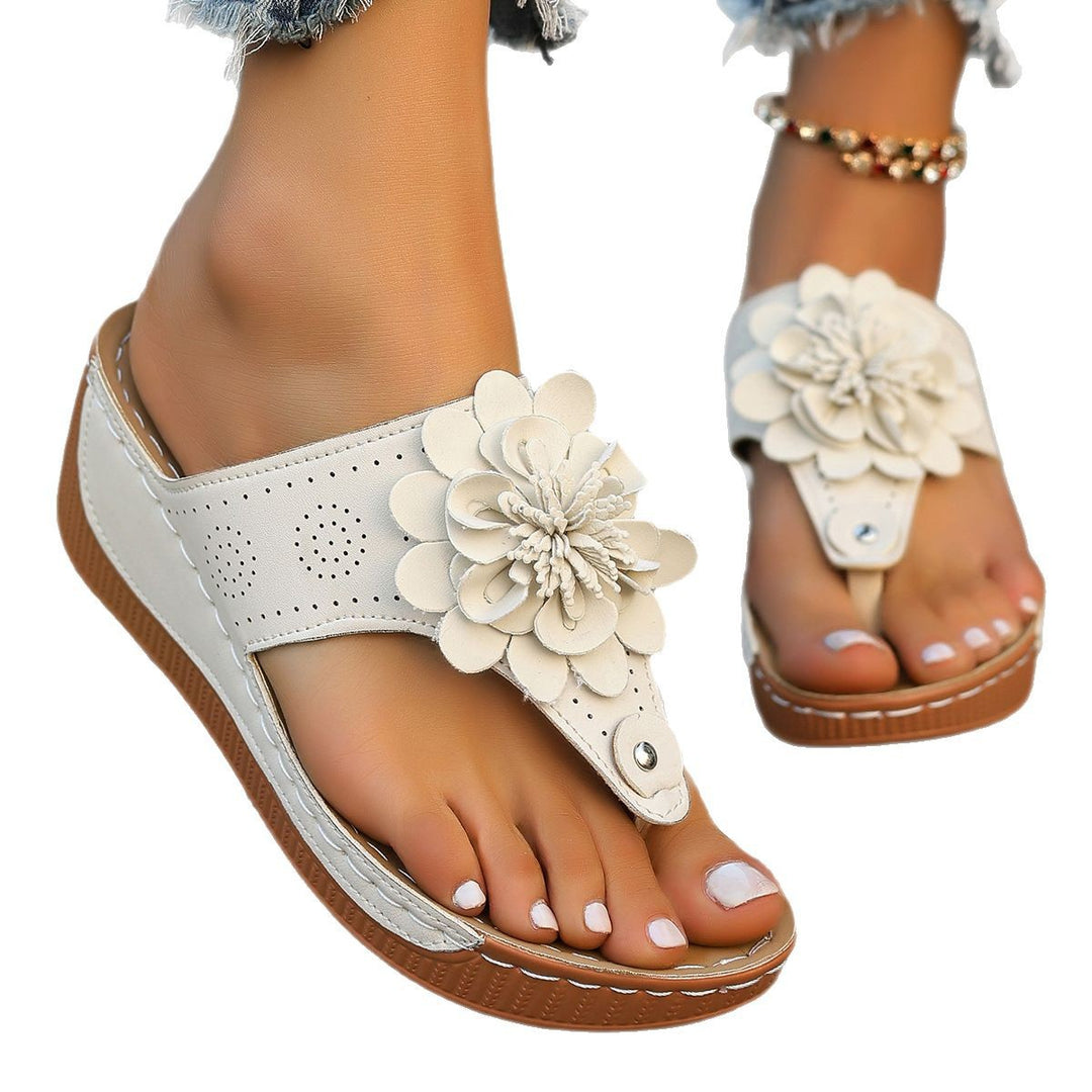 Dame tæer-åbne sandaler med floral pynt-detail og ergonomisk fodbed Stilla