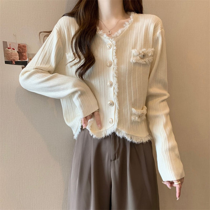 Kvinder komfortabel cardigan med subtile frynser og fashionable knapper