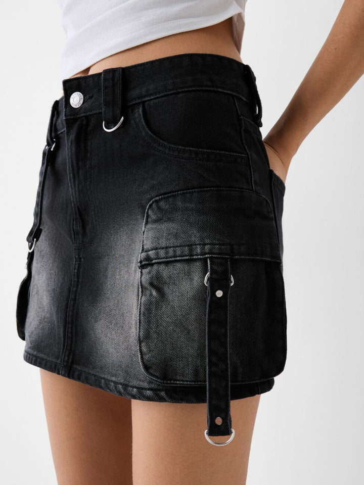 Dame Denim Mini nederdel i Cargo-stil med praktiske sidelommer og trendy accenter Stilla
