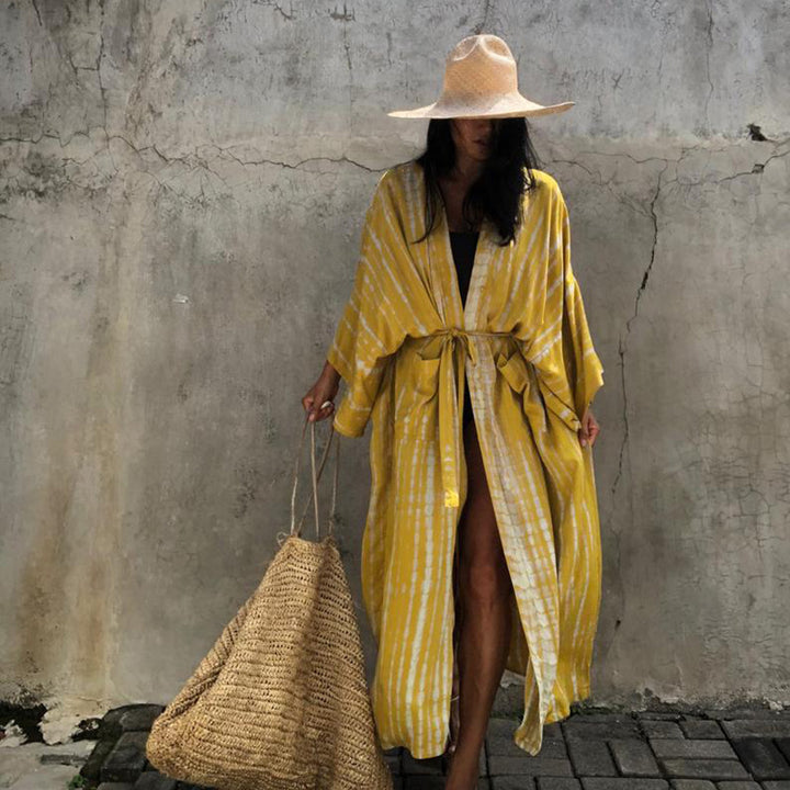 Dame Strandkimono med afslappet snit og elegant mønster Stilla